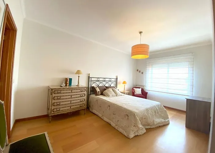 Beachside Feel Full & Casino São Félix da Marinha