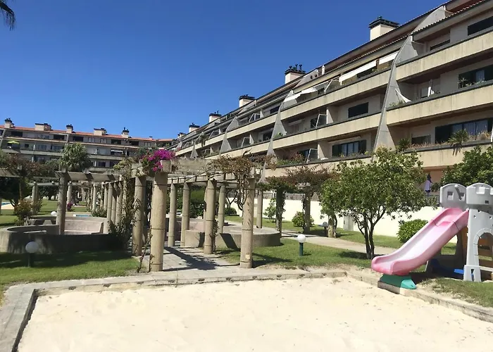 Beachside Feel Full & Casino 아파트 São Félix da Marinha